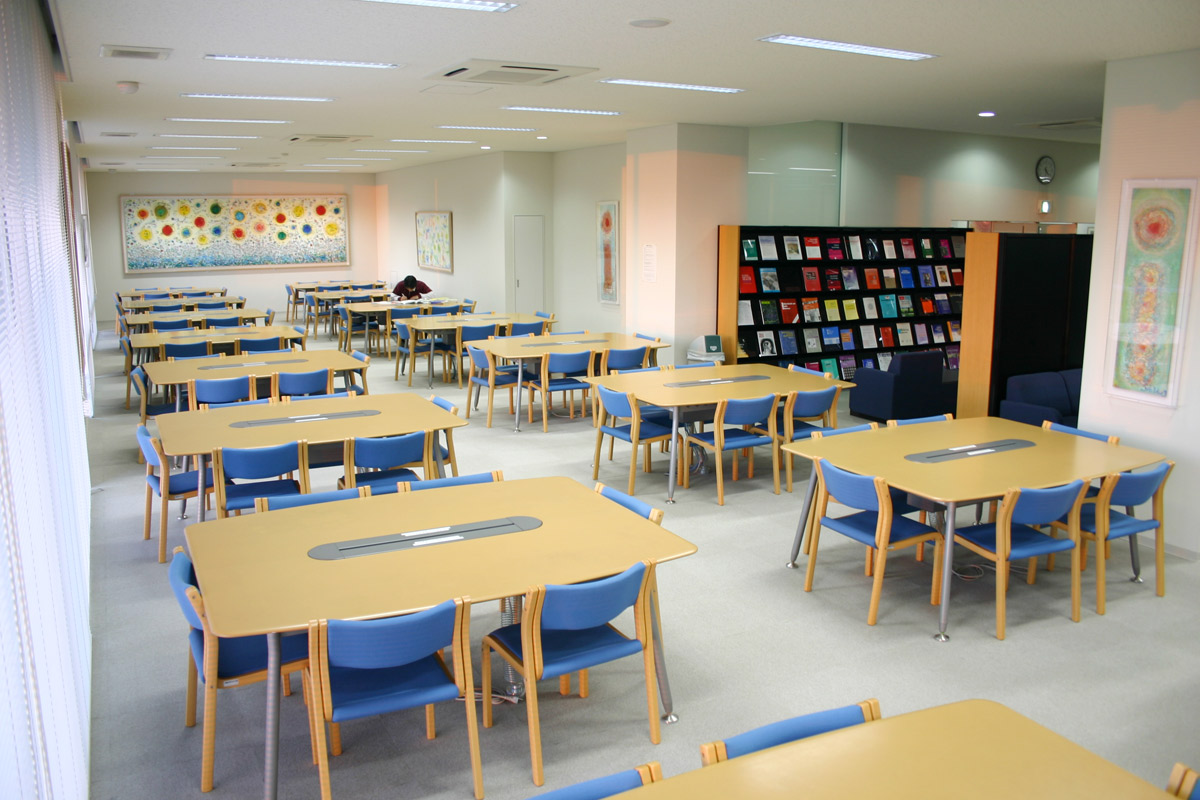 蓮田キャンパス図書館
